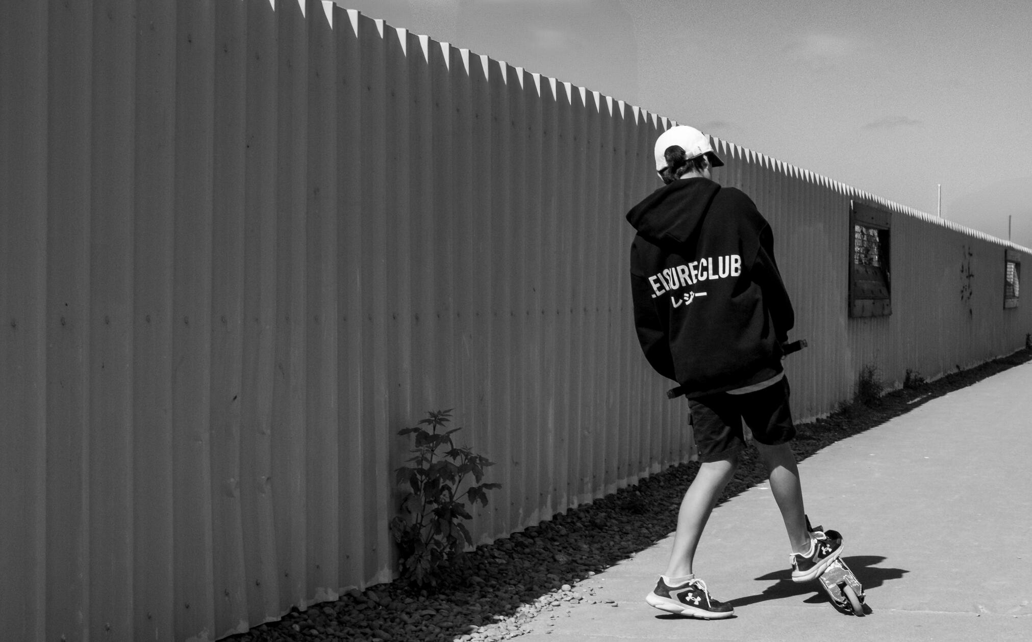 Street portrait 2, pics in the wind